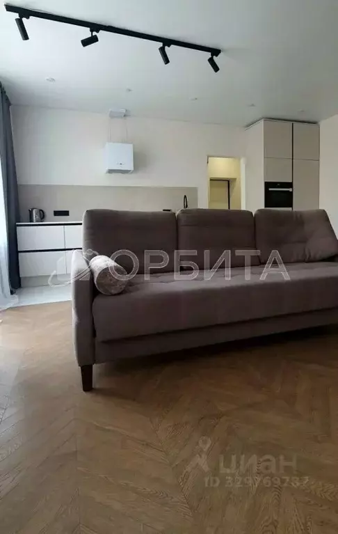 2-к кв. Тюменская область, Тюмень Одесская ул., 51 (54.6 м) - Фото 2