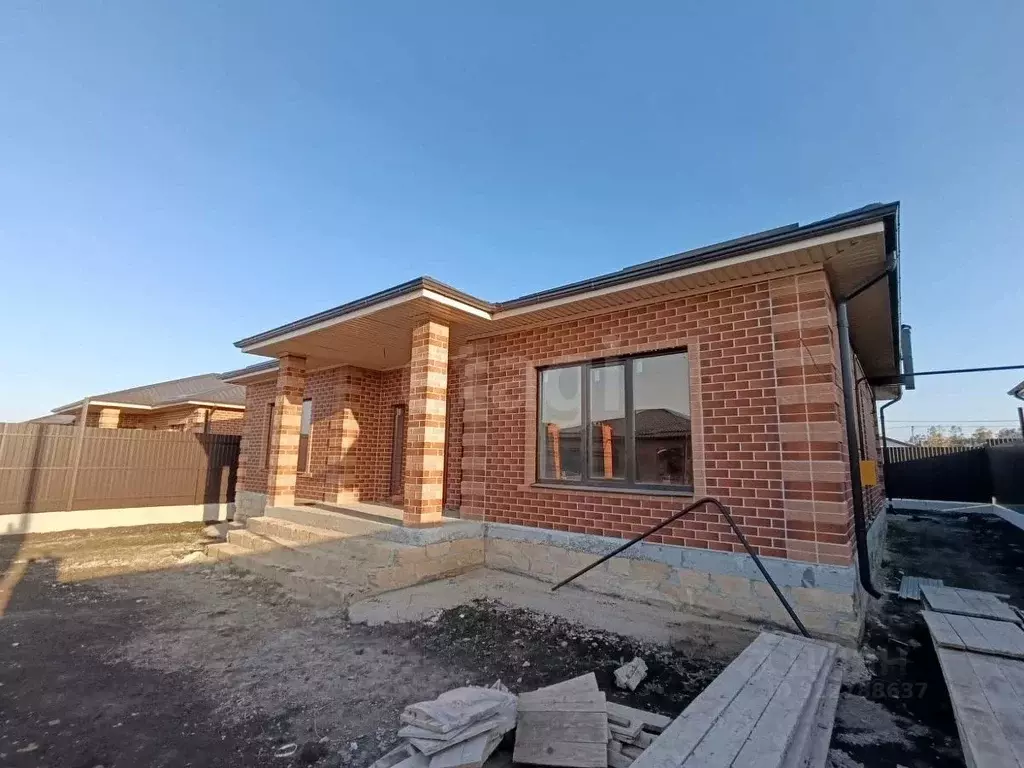 Дом в Ставропольский край, Михайловск Шпаковский район, ул. Андрея ... - Фото 1