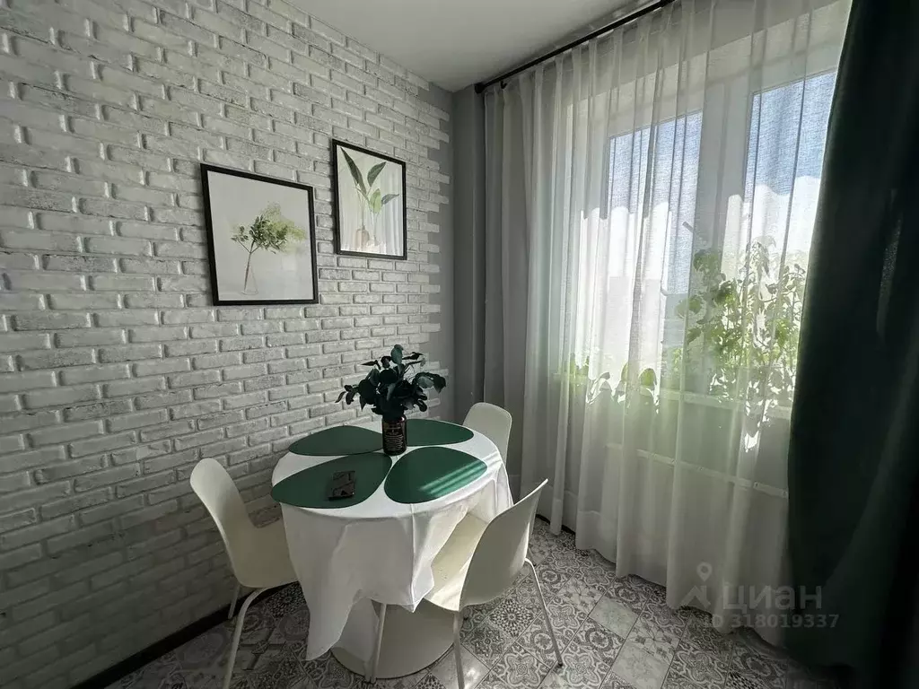 2-к кв. Свердловская область, Екатеринбург ул. Чкалова, 258 (55.6 м) - Фото 0