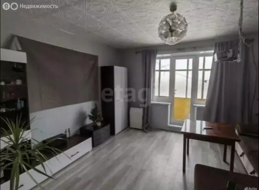 2-комнатная квартира: Челябинск, улица Руставели, 28 (55 м) - Фото 1