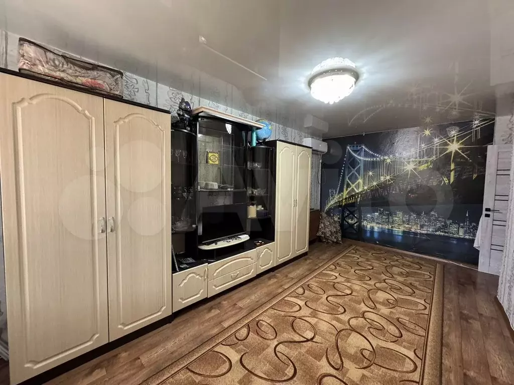 Комната 32,5 м в 2-к., 1/5 эт. - Фото 0