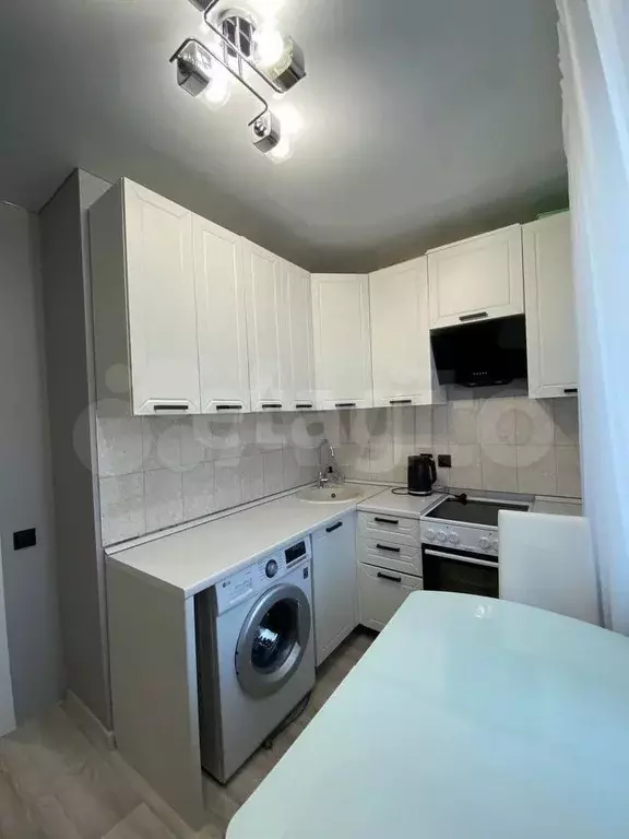 2-к. квартира, 55 м, 4/10 эт. - Фото 0