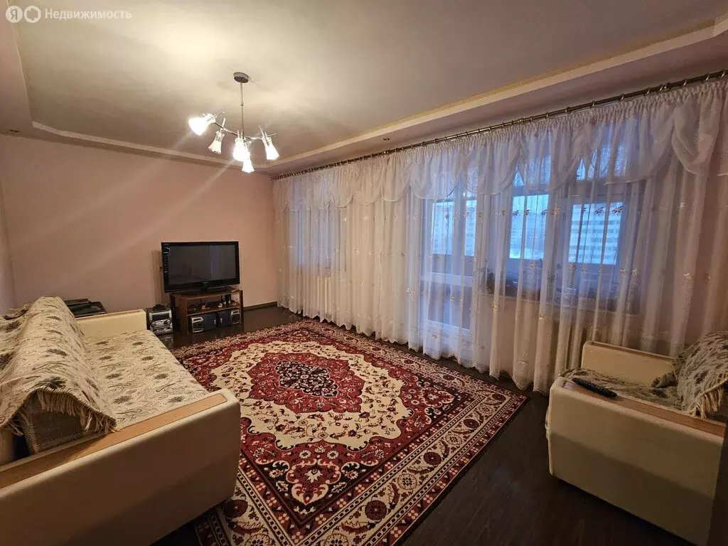 3-комнатная квартира: Пермь, Янаульская улица, 30 (69.2 м) - Фото 0