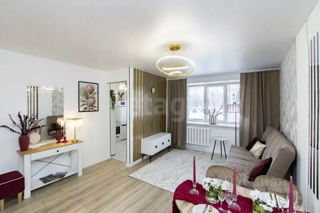 2-к кв. Тюменская область, Тюмень ул. Мельникайте, 103 (42.5 м) - Фото 1