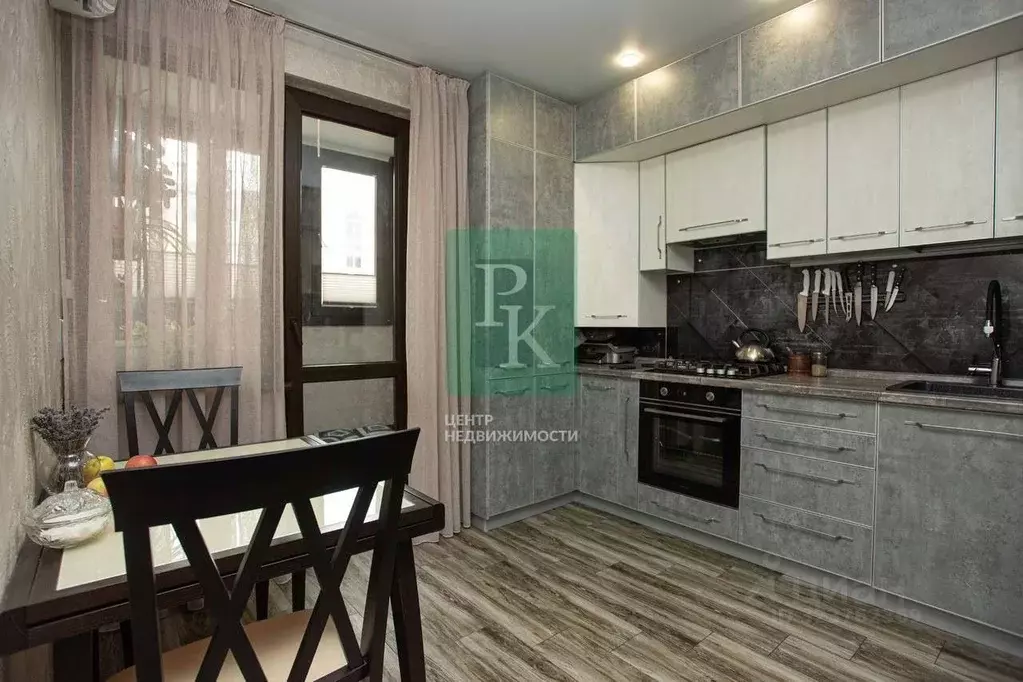 3-к кв. Севастополь просп. Столетовский, 29 (75.8 м) - Фото 1