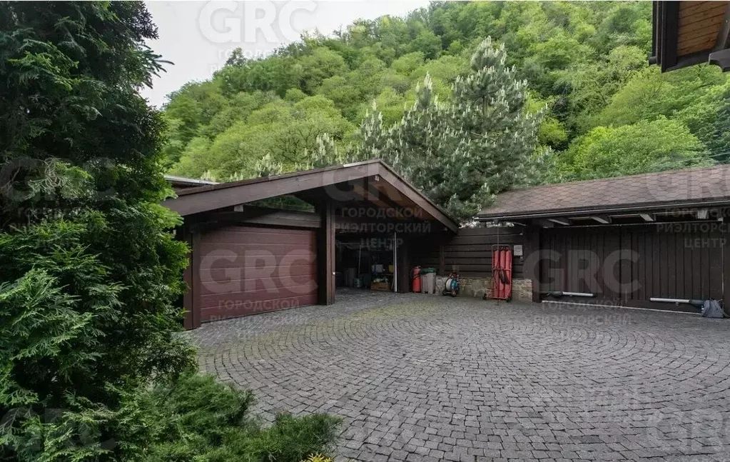 Дом в Краснодарский край, Сочи Красная Поляна пгт, ул. Дальняя (225 м) - Фото 0
