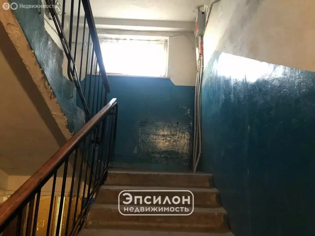 4-комнатная квартира: Курск, Широкая улица, 5 (61 м) - Фото 1