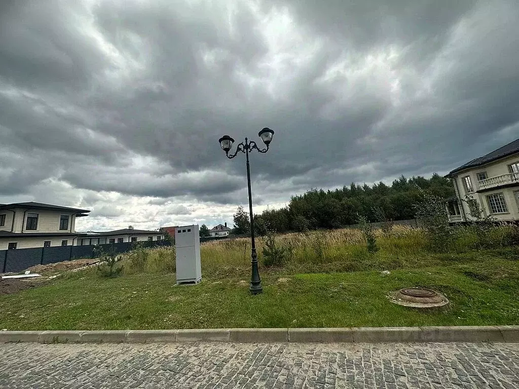 Участок в Московская область, Красногорск городской округ, д. ... - Фото 1
