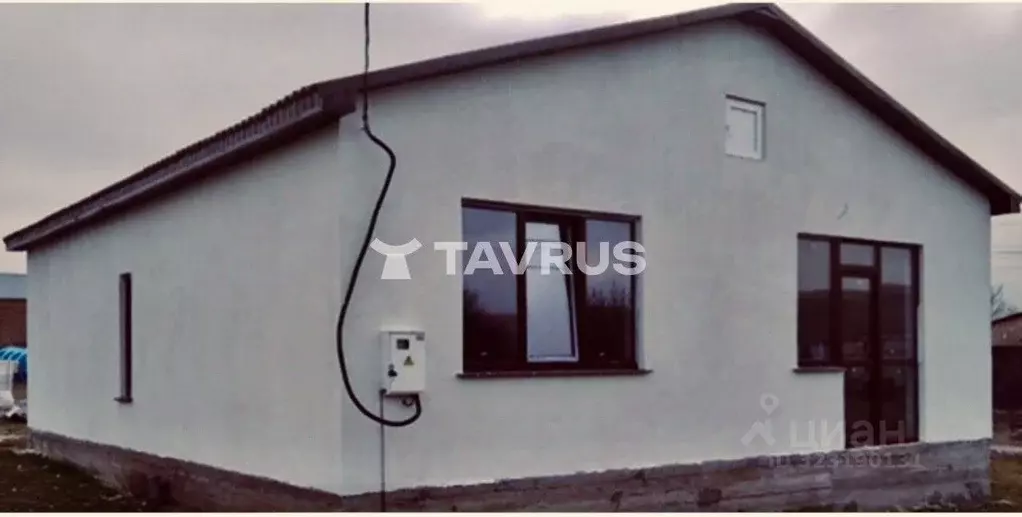 Дом в Крым, Симферопольский район, Добровское с/пос, с. Заречное  (64 ... - Фото 1