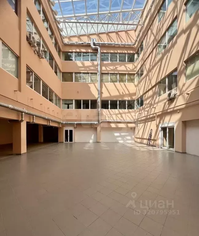 Торговая площадь в Коми, Сыктывкар ул. Ленина, 74 (300 м) - Фото 1