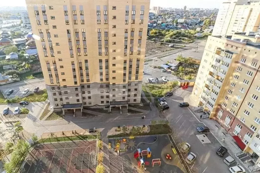 Квартира-студия: Тюмень, улица Мельникайте, 143 (32.1 м) - Фото 1