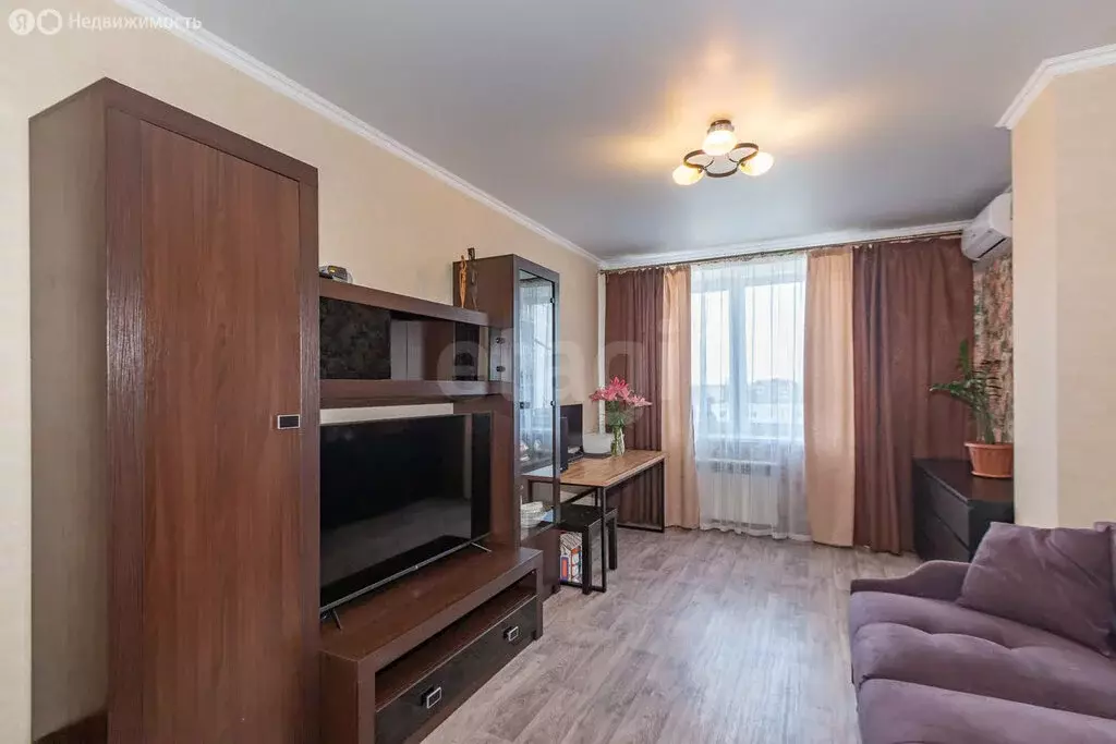 3-комнатная квартира: Омск, улица Малиновского, 12к2/40 (65.8 м) - Фото 1