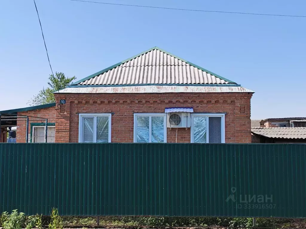 Дом в Краснодарский край, Гулькевичский район, Тысячный хут. Колхозная ... - Фото 1