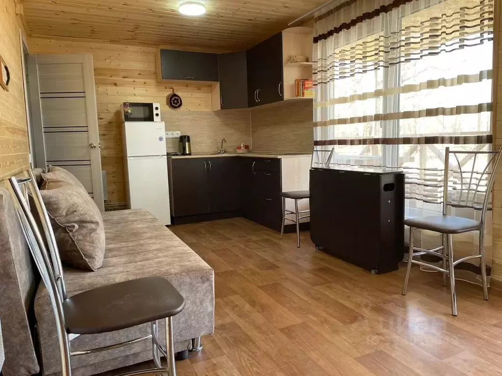 Дом в Волгоградская область, Среднеахтубинский район, Фрунзенское ... - Фото 1