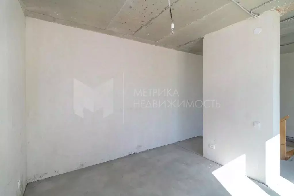 3-к кв. Тюменская область, Тюмень ул. Павла Фитина, 3 (120.0 м) - Фото 0