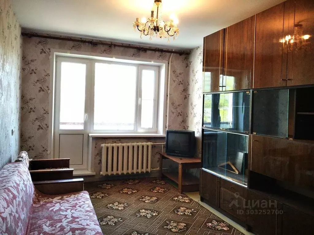 2-к кв. Псковская область, Пушкинские Горы рп ул. Ленина, 24 (46.6 м) - Фото 1