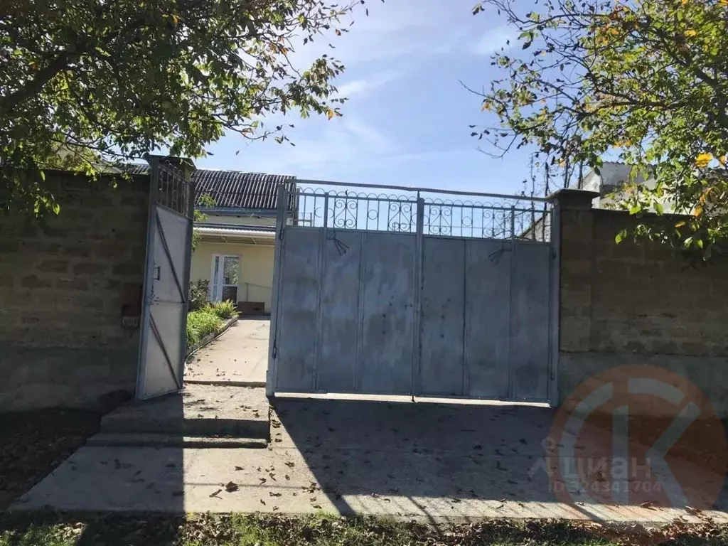 Дом в Крым, Симферопольский район, Добровское с/пос, с. Пионерское ул. ... - Фото 2