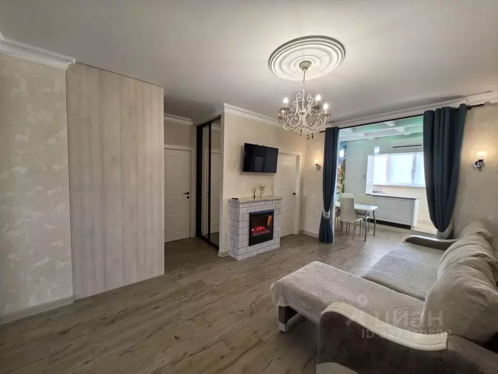 1-к кв. Тюменская область, Тюмень ул. Мебельщиков, 6 (50.0 м) - Фото 2