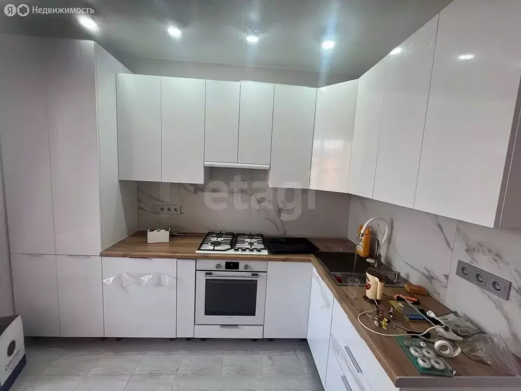 3-комнатная квартира: Гизель, улица 7-я Линия, 12 (90 м) - Фото 0