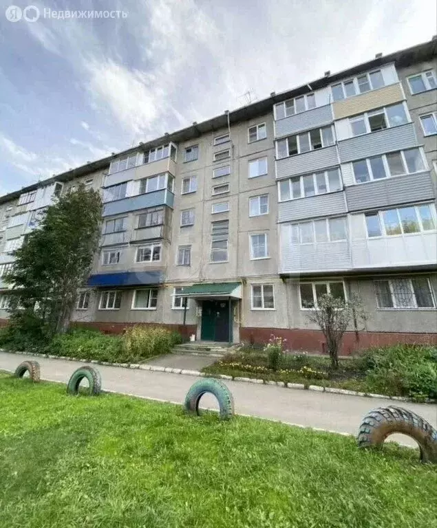 3-комнатная квартира: Барнаул, улица Юрина, 291 (61 м) - Фото 1
