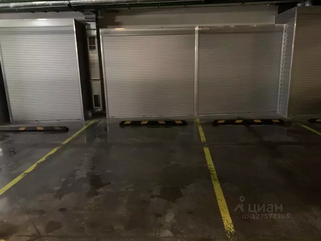 Гараж в Московская область, Красногорск ул. Игоря Мерлушкина, 8 (15 м) - Фото 1