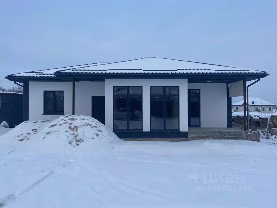 Дом в Крым, Симферопольский район, Добровское с/пос, с. Пионерское ... - Фото 1