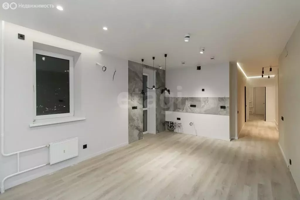 3-комнатная квартира: Тюмень, улица Раушана Абдуллина, 2 (89.9 м) - Фото 2