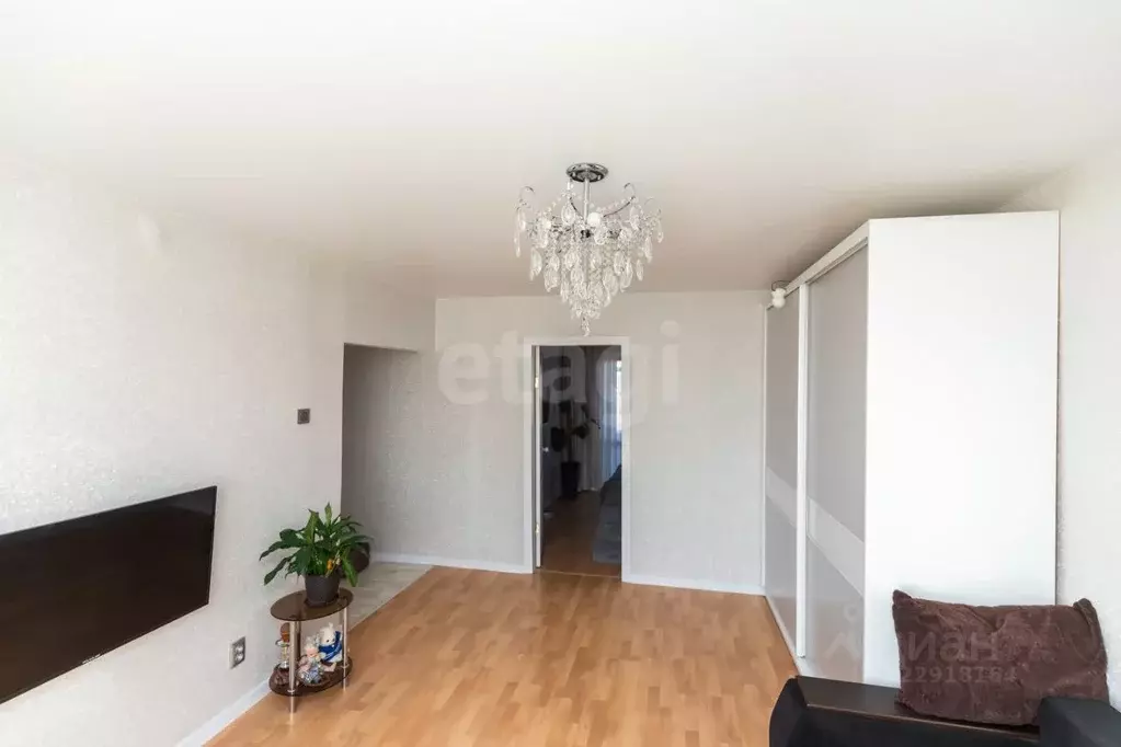 3-к кв. Удмуртия, Ижевск ул. А.Н. Сабурова, 7 (54.6 м) - Фото 0