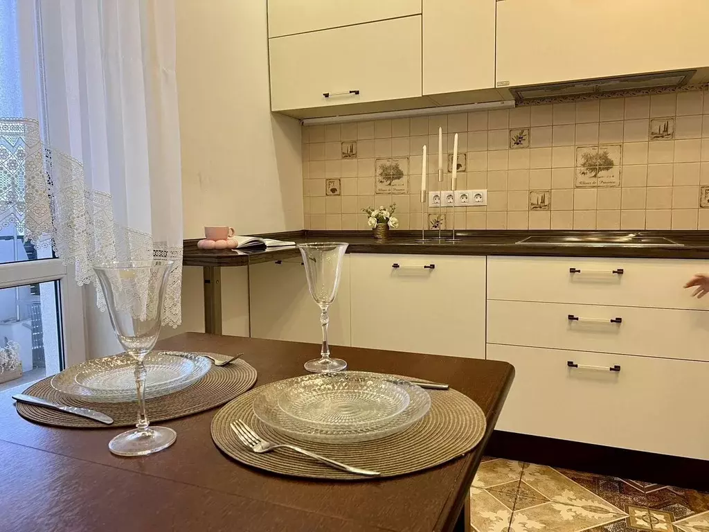 3-к кв. Волгоградская область, Волгоград ул. Ханпаши Нурадилова, 7 ... - Фото 1