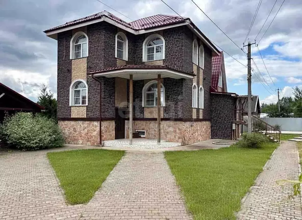 Дом в Псковская область, Псков Паневик мкр, ул. Ромашковая, 12 (343 м) - Фото 1
