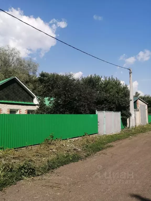 Дом в Оренбургская область, Кувандык Локомотивная ул., 11 (67 м) - Фото 1
