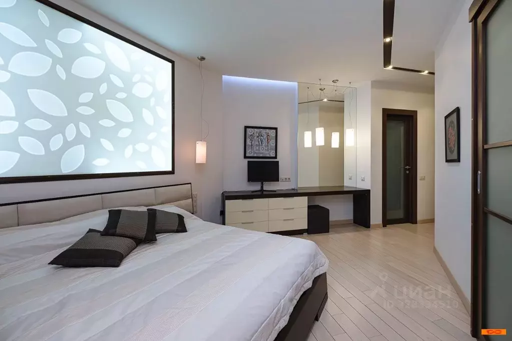 4-к кв. Новосибирская область, Новосибирск ул. Кирова, 44/2 (140.0 м) - Фото 1