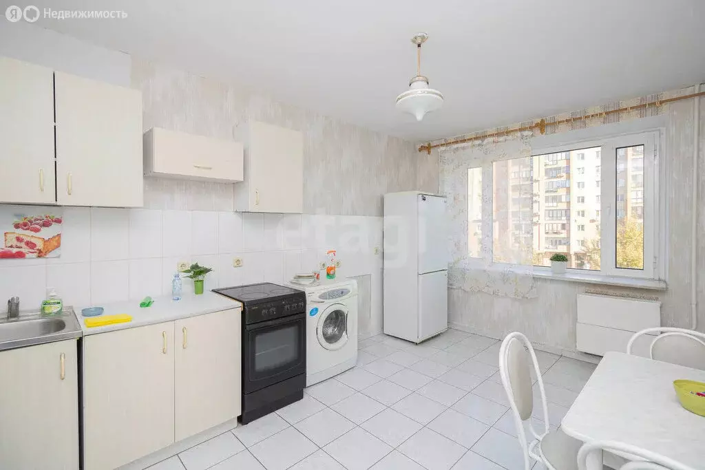 1-комнатная квартира: Тюмень, улица 50 лет Октября, 30 (41.5 м) - Фото 1