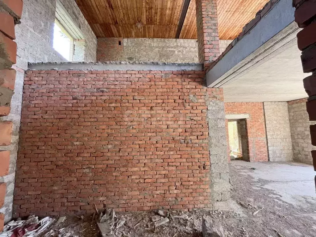 Дом в Астраханская область, Астрахань Аэропортовская ул., 2Б (278 м) - Фото 2