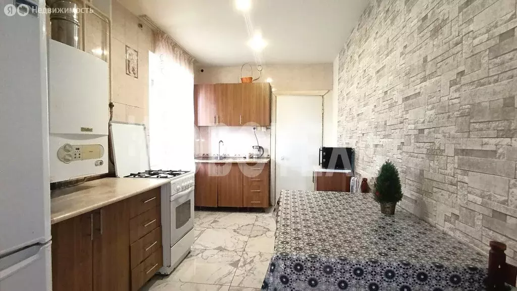 3-комнатная квартира: хутор Николаенко, улица Ломоносова, 22 (62 м) - Фото 1