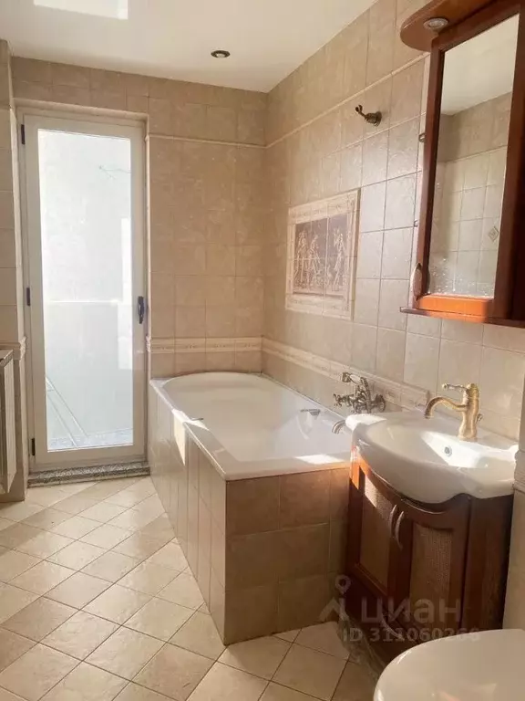 3-к кв. Волгоградская область, Волгоград ул. Хользунова, 36/1 (89.2 м) - Фото 1