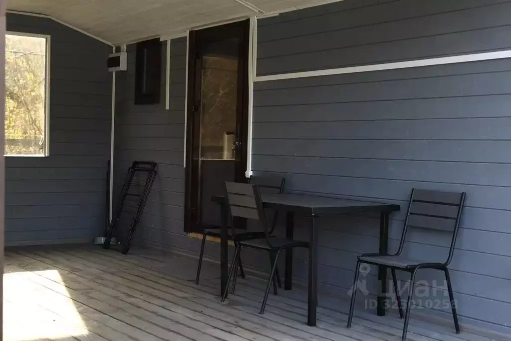 Дом в Адыгея, Майкопский район, Абадзехская ст-ца  (24 м) - Фото 1