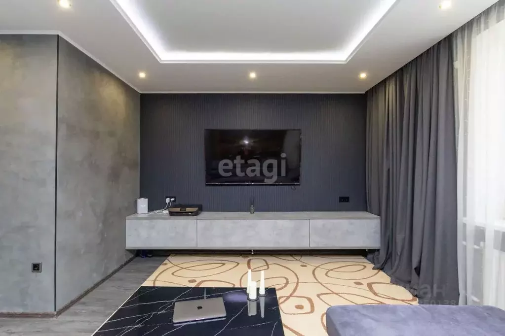 1-к кв. Тюменская область, Тюмень ул. Тимофея Чаркова, 81 (53.1 м) - Фото 2