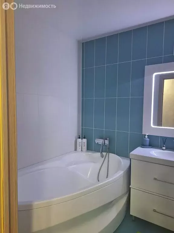 2-комнатная квартира: Каменск-Шахтинский, Московская улица (50 м) - Фото 0