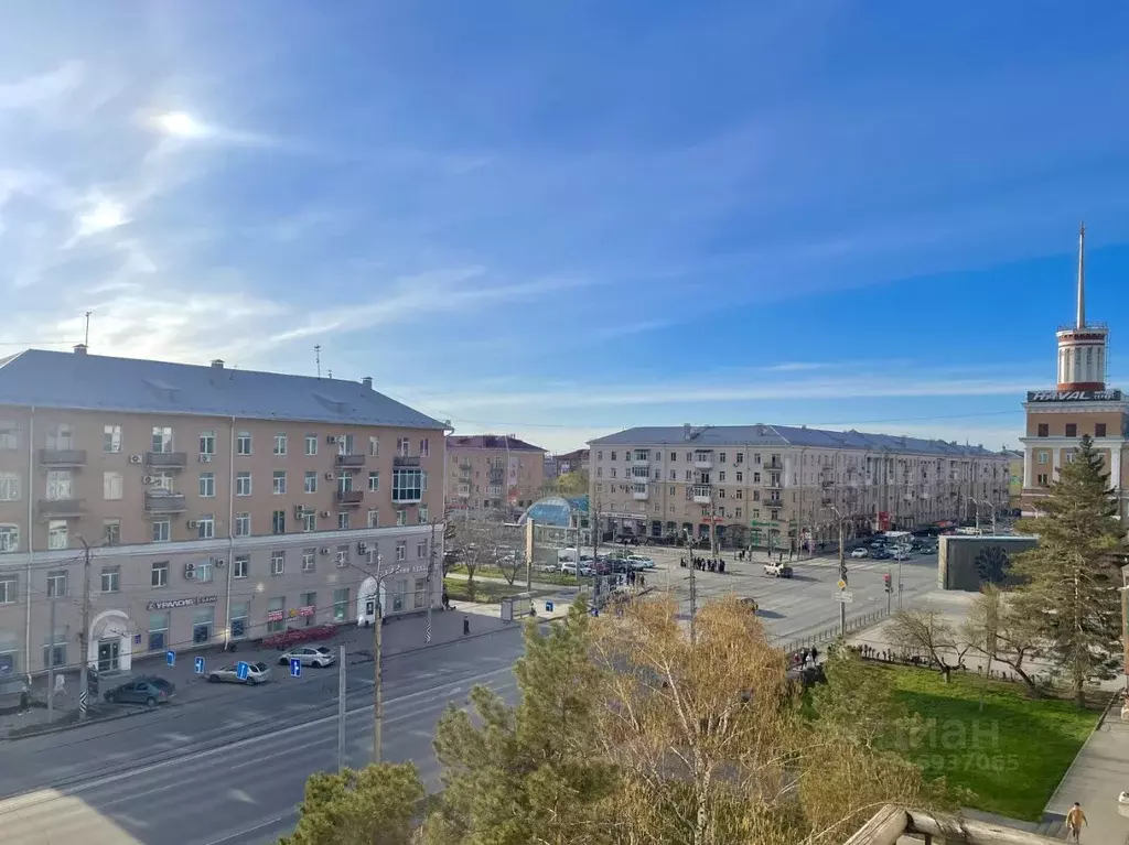 3-к кв. Омская область, Омск просп. Карла Маркса, 31 (42.0 м) - Фото 0