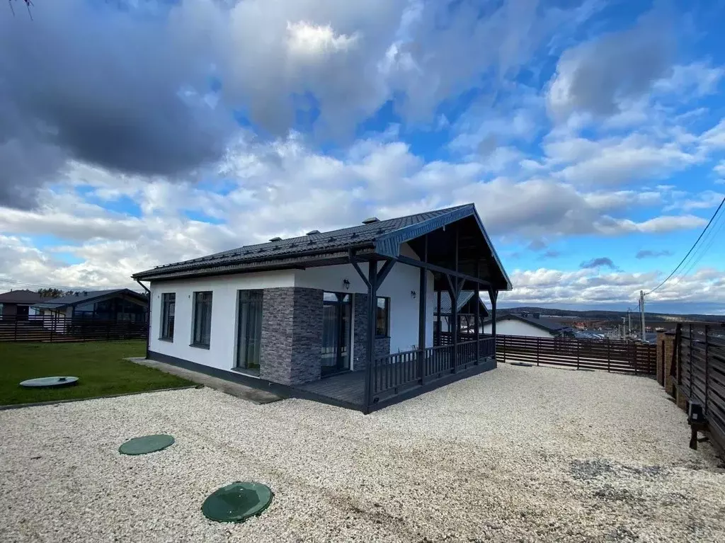 Коттедж в Свердловская область, Сысертский муниципальный округ, д. ... - Фото 1