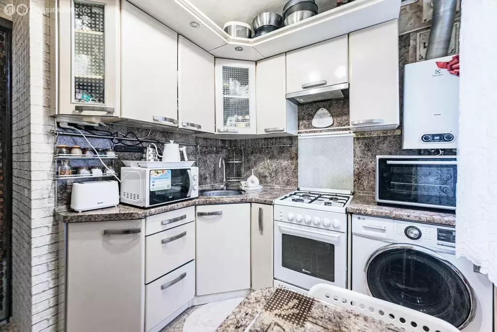 4-комнатная квартира: Белоусово, Калужская улица, 8 (60.8 м) - Фото 1