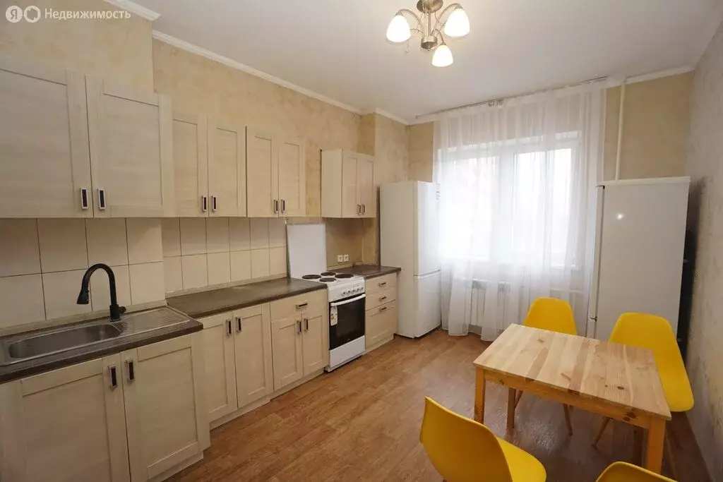 2-комнатная квартира: Лобня, Кольцевая улица, 14А (63.7 м) - Фото 1