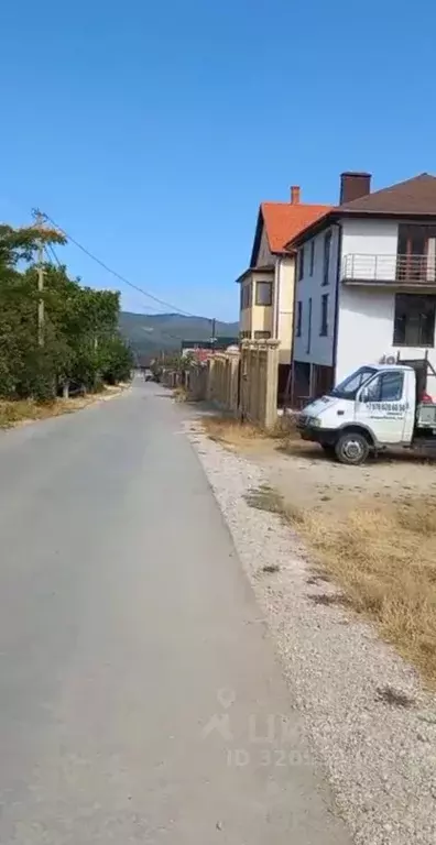 Участок в Севастополь с. Орлиное, ул. Амет-Хана Султана (10.0 сот.) - Фото 2