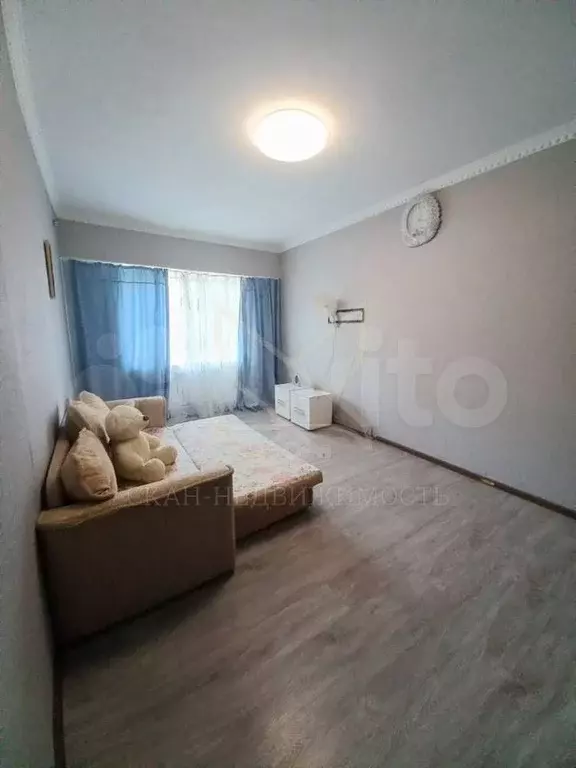 1-к. квартира, 42 м, 1/4 эт. - Фото 1