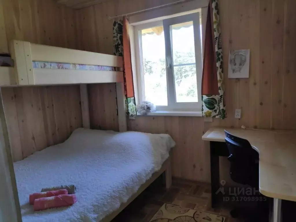 Дом в Алтай, Чемальский район, пос. Усть-Сема пер. В.И. Чаптынова, 10 ... - Фото 1