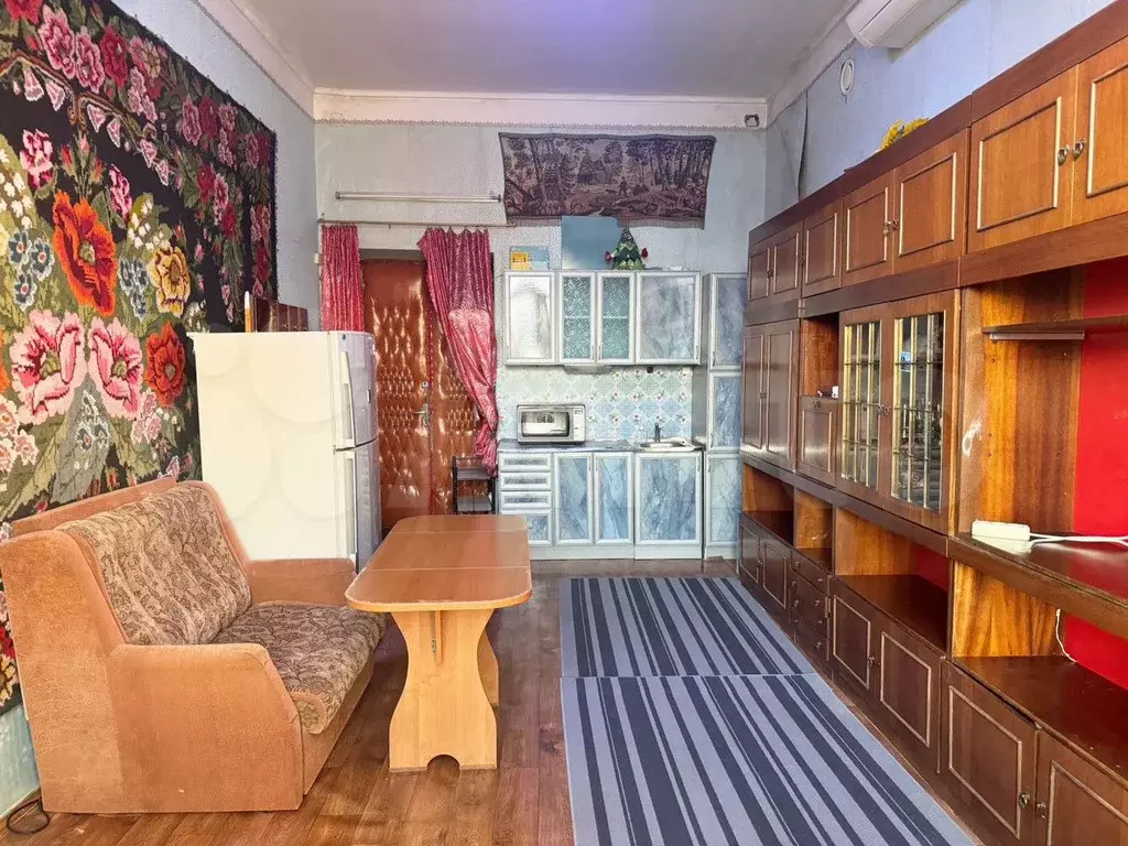 Комната 22 м в 6-к., 6/6 эт. - Фото 1