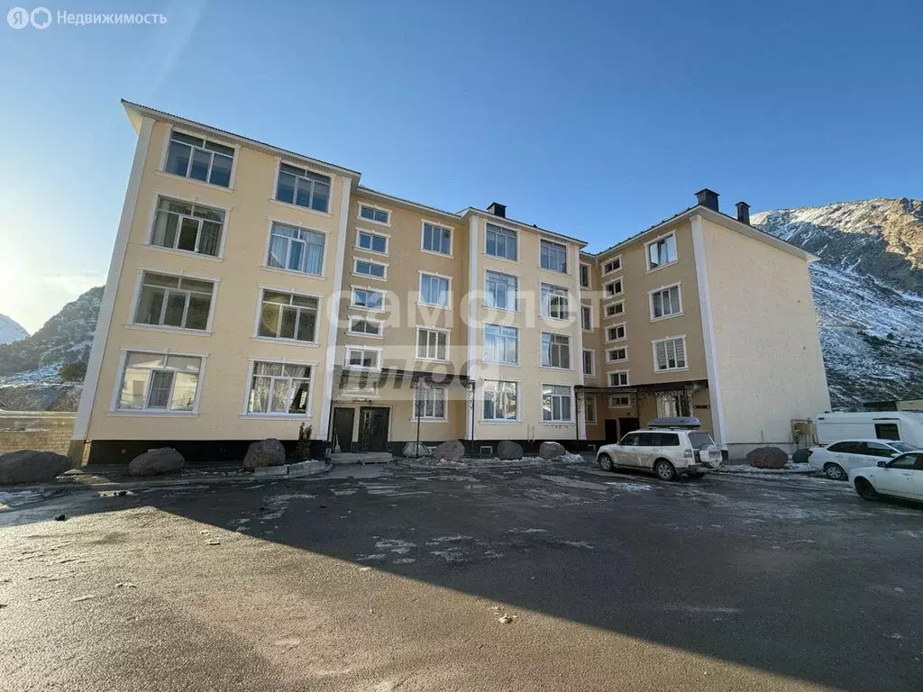 2-комнатная квартира: село Эльбрус, улица Согаева, 17 (73 м) - Фото 0