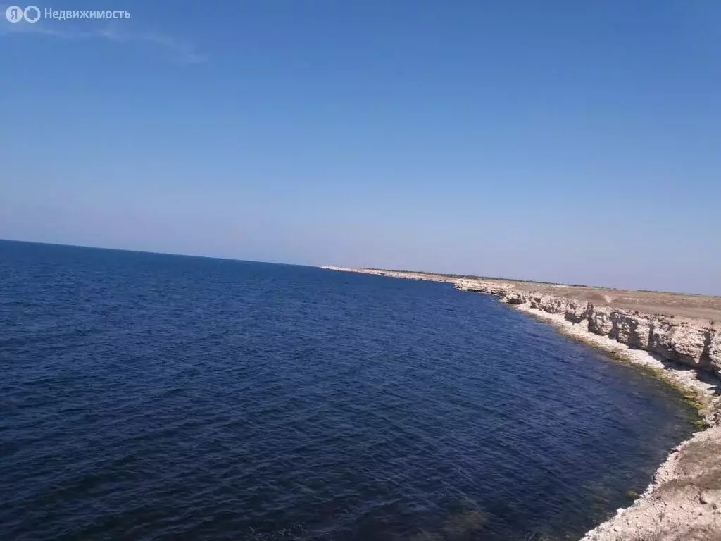 Участок в Черноморский район, Оленевское сельское поселение, село ... - Фото 0