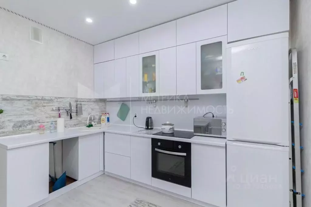 1-к кв. Тюменская область, Тюмень ул. Ветеранов Труда, 9А (34.6 м) - Фото 1